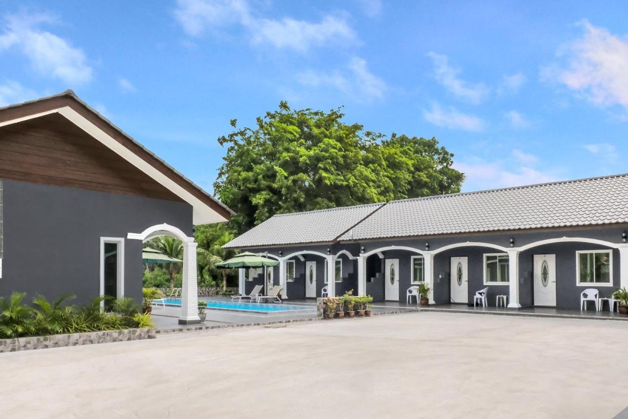 Cenang Rooms With Pool By Virgo Star Resort Pantai Cenang  Exterior photo